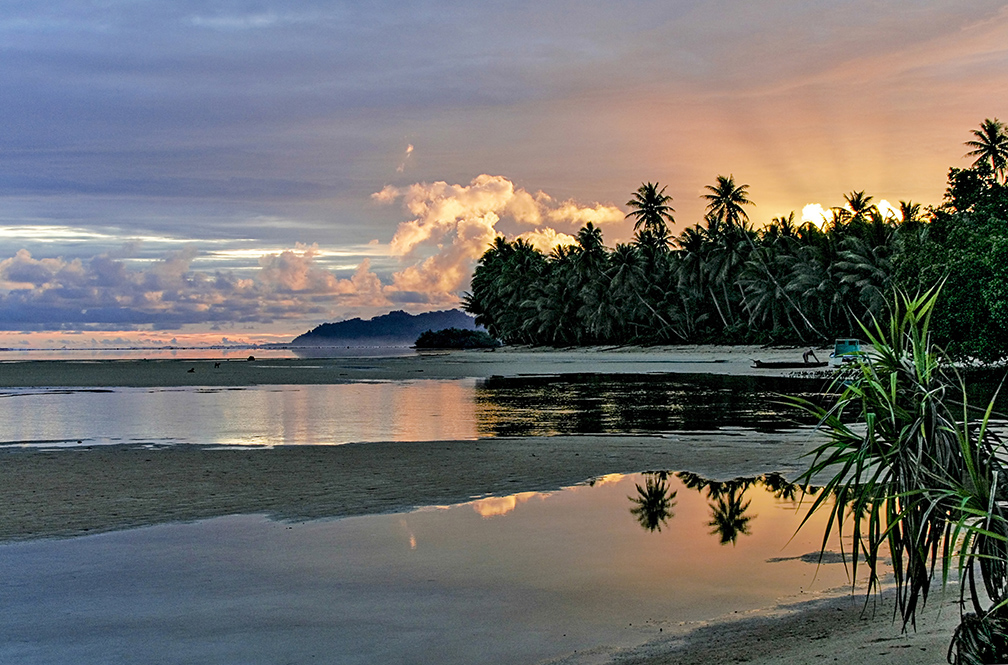 Scuba Diving In Remote Kosrae Peachin And Peachin